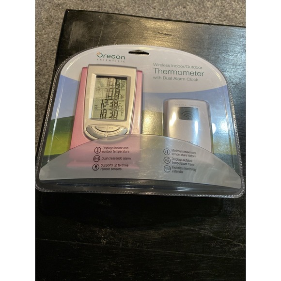 Oregon Scientific Wireless Indoor Outdoor Thermometer Dual Alarm Clock Pink NEW - Picture 1 of 6